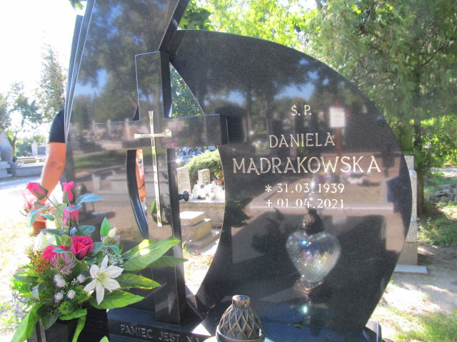 Daniela Mądrakowska 1939 Pabianice - Grobonet - Wyszukiwarka osób pochowanych