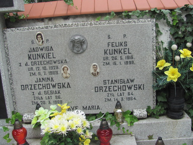 Grażyna Adamczyk 1959 Pabianice - Grobonet - Wyszukiwarka osób pochowanych