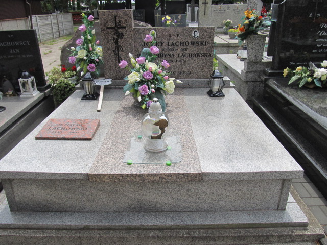 Grób Bernardyna  Lachowska