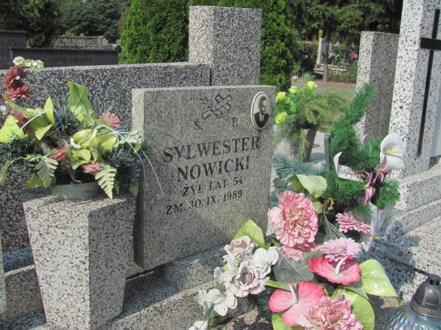 Sylwester Nowicki 1935 Pabianice - Grobonet - Wyszukiwarka osób pochowanych