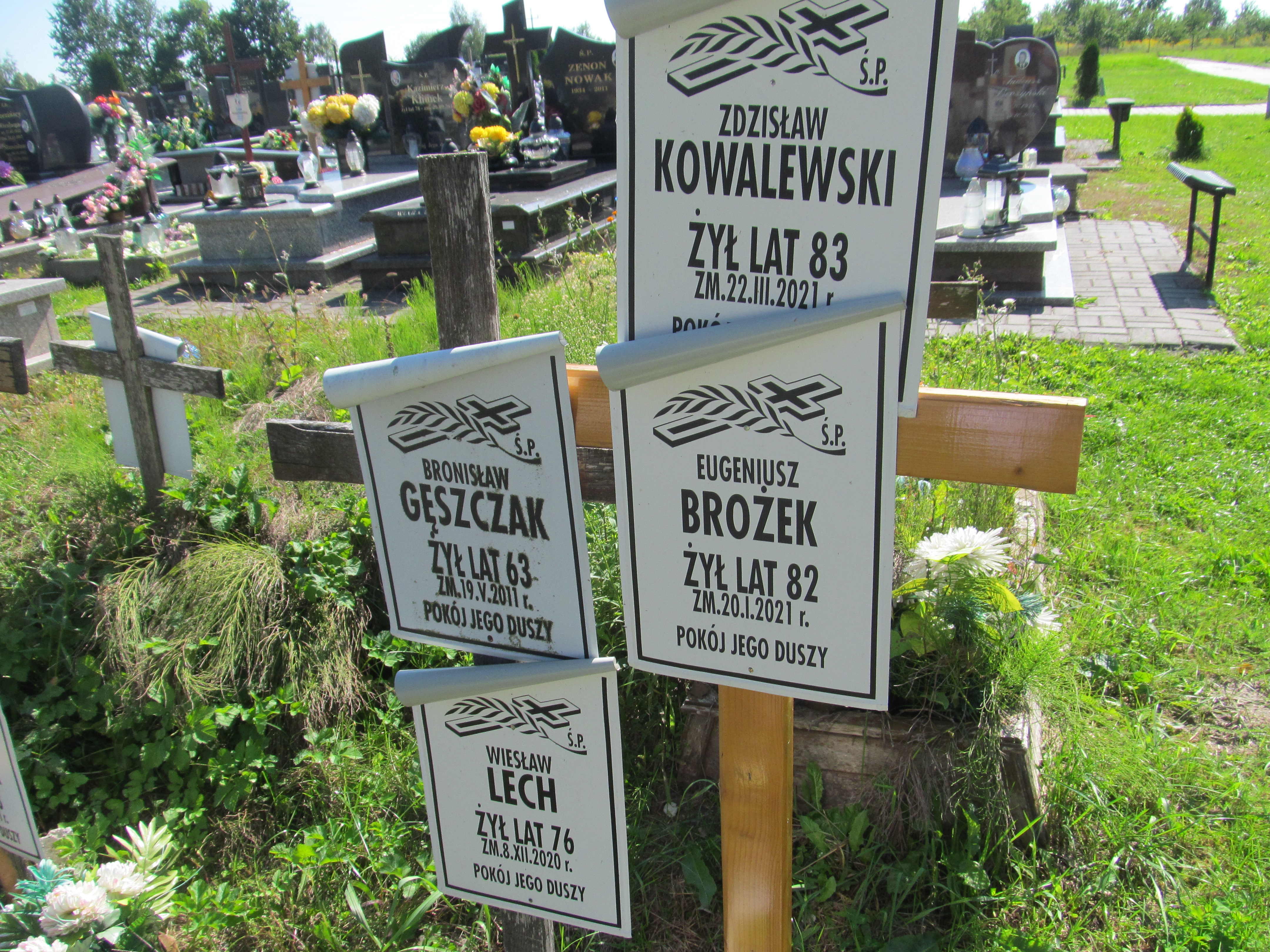 Mariusz Jakubowski 1975 Pabianice - Grobonet - Wyszukiwarka osób pochowanych