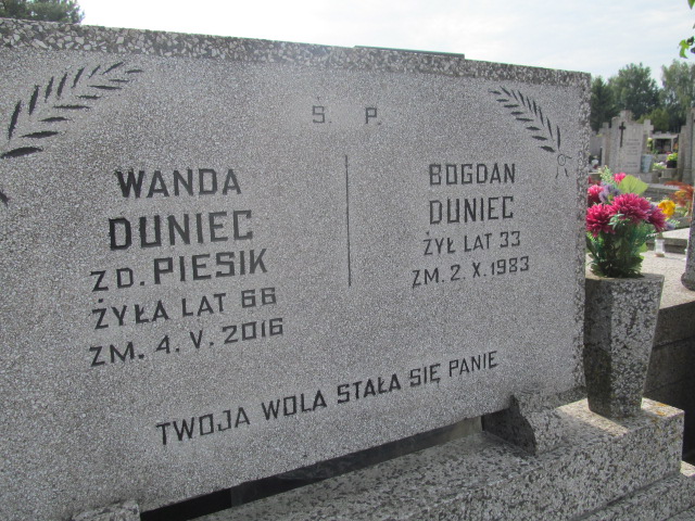 Bogdan Duniec 1950 Pabianice - Grobonet - Wyszukiwarka osób pochowanych
