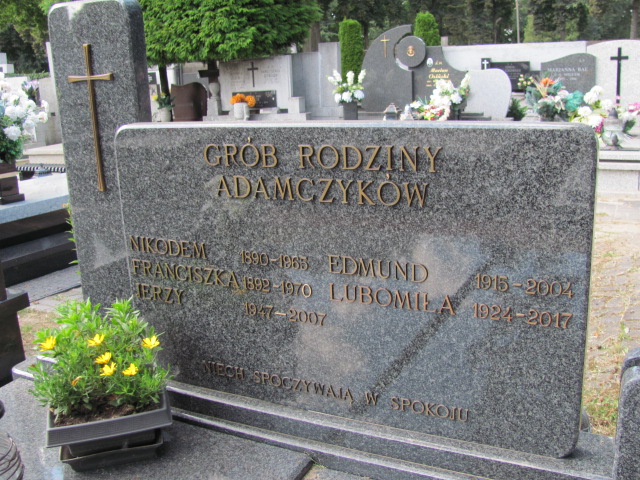 Nikodem Adamczyk 1890 Pabianice - Grobonet - Wyszukiwarka osób pochowanych