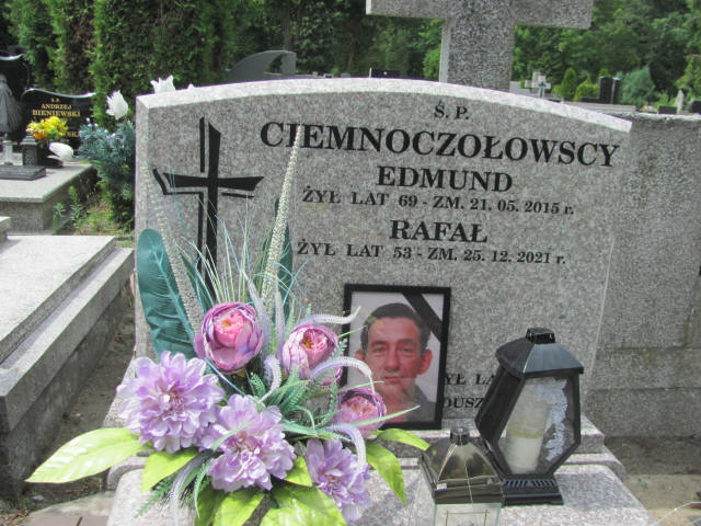 Edmund Ciemnoczołowski 1945 Pabianice - Grobonet - Wyszukiwarka osób pochowanych